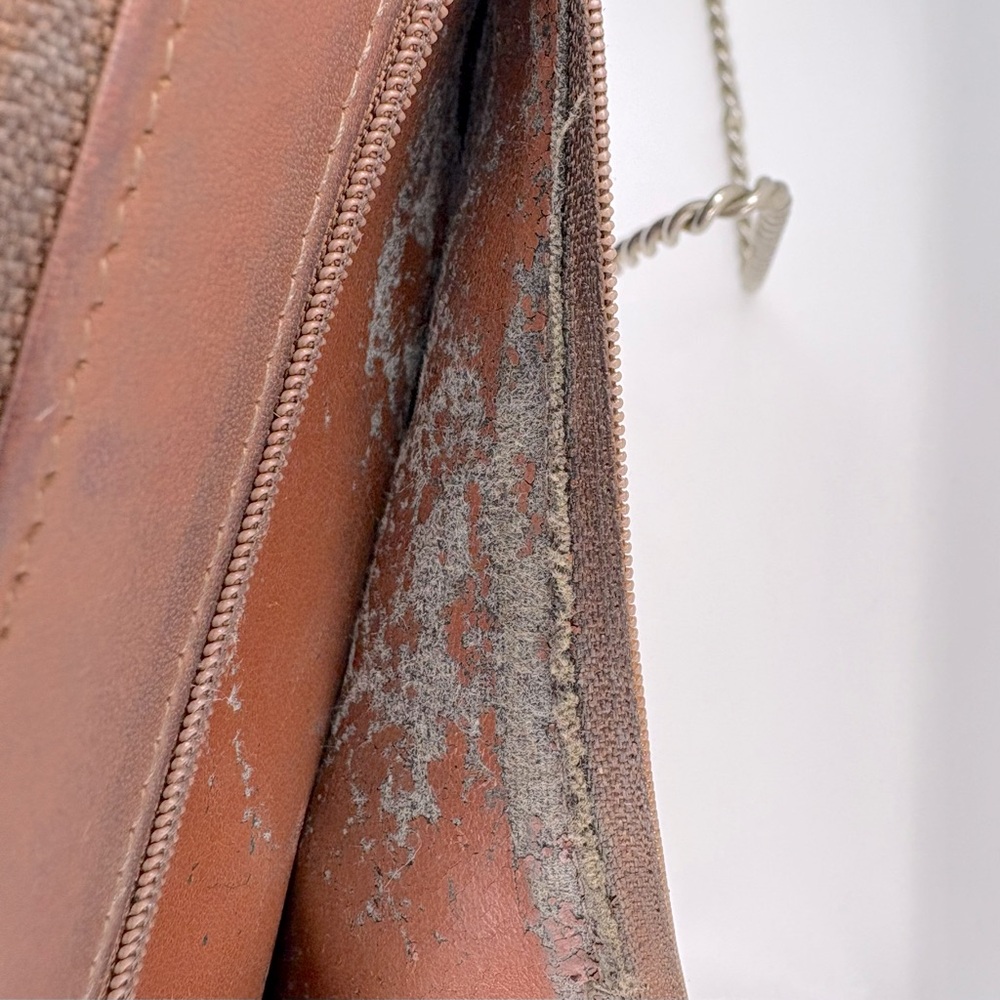 Longaberger Leather Zip Close Wallet
PLEASE SEE ALL PHOTOS & READ DESCRIPTION - Picture 12 of 13